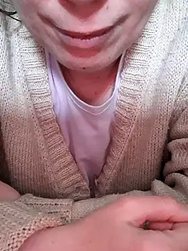 Snapshot of Moi_Lina chatting on 11.12.25 Moi Lina online show from 11.12.25