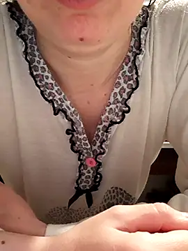 Snapshot of Moi_Lina chatting on 01.09.26 Moi Lina online show from 01.09.26