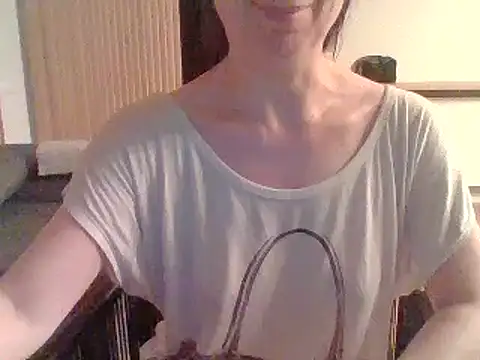 Moi Lina online show from 07.18.26