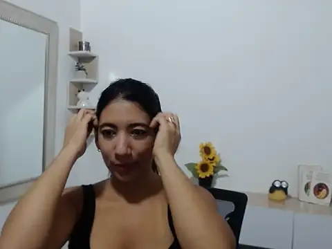 Eva Rodriguez  online show from 09.08.25