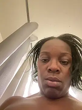 Snapshot of ChocolateBuns101 chatting on 12.19.24 ChocolateBuns101 online show from 12.19.24