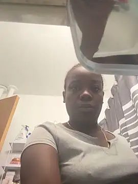 Snapshot of ChocolateBuns101 chatting on 10.11.25 ChocolateBuns101 online show from 10.11.25