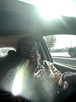 Snapshot of ChocolateBuns101 chatting on 11.01.25 ChocolateBuns101 online show from 11.01.25