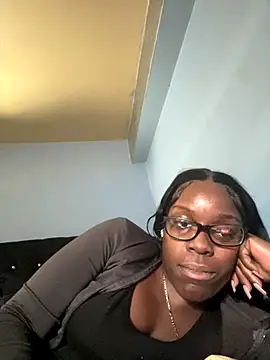 Snapshot of ChocolateBuns101 chatting on 11.13.25 ChocolateBuns101 online show from 11.13.25