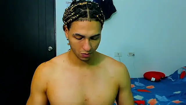 Snapshot of Kris_Khalifa69 chatting on 03.12.25 Kris Khalifa69 online show from 03.12.25