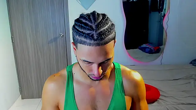 Snapshot of Kris_Khalifa69 chatting on 12.05.25 Kris Khalifa69 online show from 12.05.25