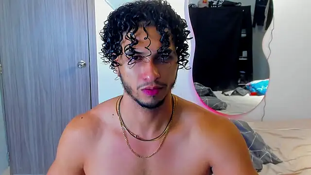 Snapshot of Kris_Khalifa69 chatting on 12.14.25 Kris Khalifa69 online show from 12.14.25