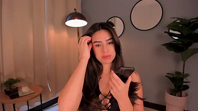 LiaPearce online show from 12.17.24