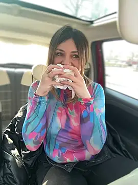 Snapshot of DaisyVibesss chatting on 02.04.25 DaisyVibesss online show from 02.04.25