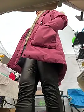 Snapshot of DaisyVibesss chatting on 02.23.25 DaisyVibesss online show from 02.23.25