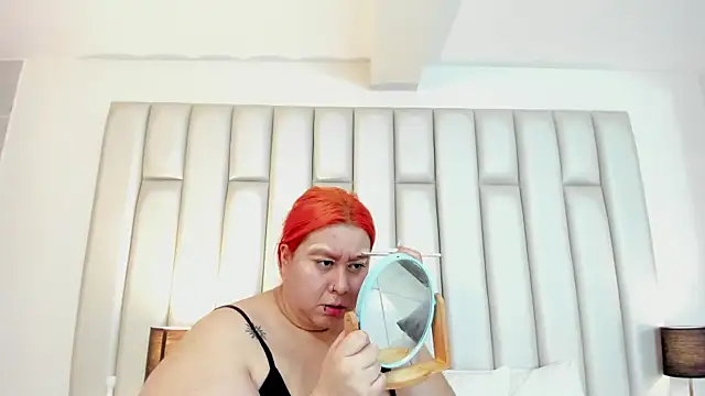 Snapshot of aandreaperez chatting on 11.10.25 aandreaperez online show from 11.10.25