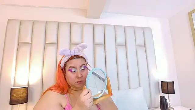 Snapshot of aandreaperez chatting on 11.29.25 aandreaperez online show from 11.29.25