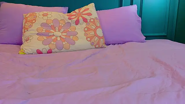 Snapshot of ale_cam chatting on 03.15.26 ale cam online show from 03.15.26