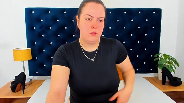 Snapshot of EvaLick chatting on 03.03.26 EvaLick online show from 03.03.26