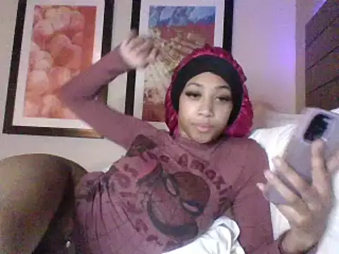 Snapshot of sexybribri@xh chatting on 01.01.25 sexybribrixh online show from 01.01.25