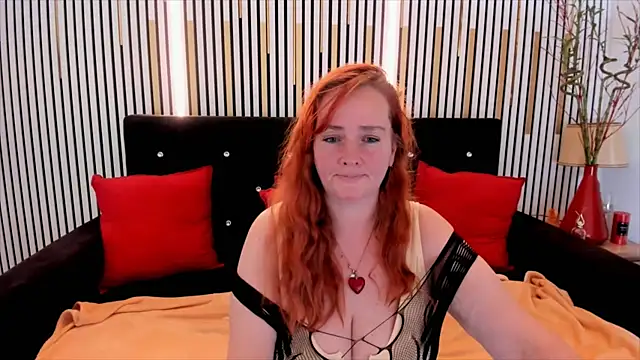 SinFulTitsDD online show from 11.24.25