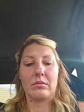 SheIsSomething online show from 01.03.25