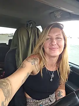 SheIsSomething online show from 11.14.25