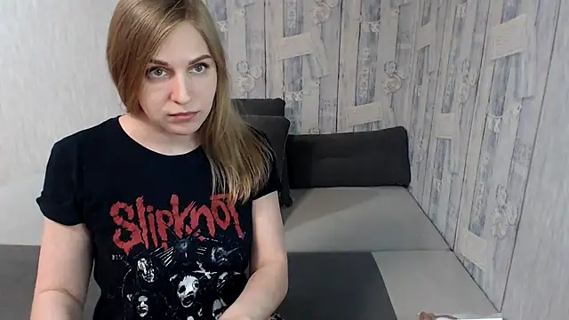 Pilly green  online show from 03.13.25