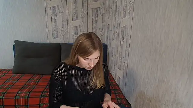 Pilly green  online show from 04.25.26