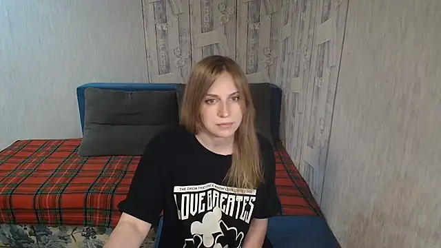 Pilly green  online show from 05.05.26