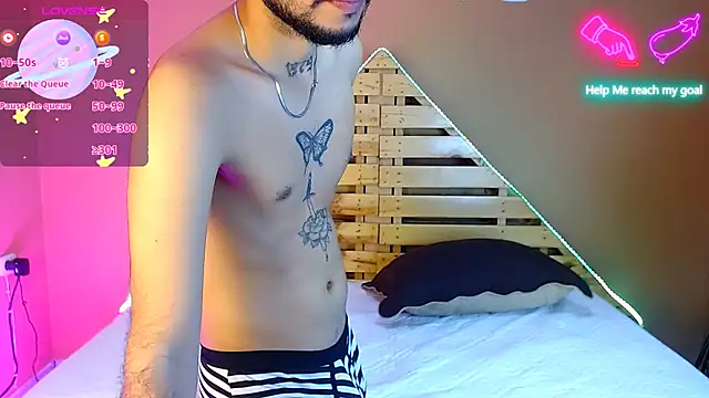 Snapshot of sexxgods chatting on 01.05.25 sexxgods online show from 01.05.25