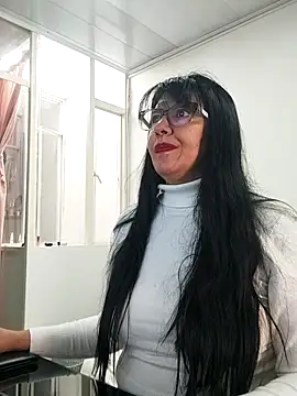 aisha latina online show from 02.25.26