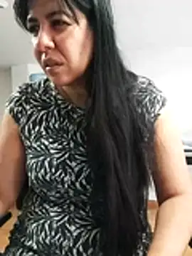 aisha latina online show from 04.28.26