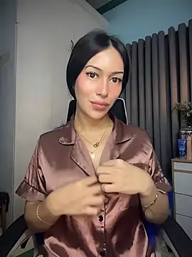 Jasmine Elcock online show from 07.04.26