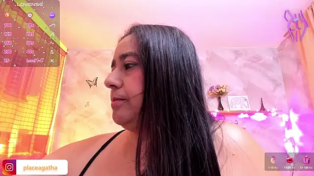 Snapshot of agathaxxx-69 chatting on 09.30.25 agathaxxx-69 online show from 09.30.25