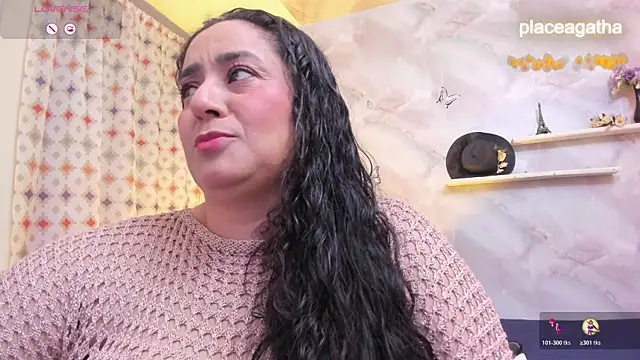 Snapshot of agathaxxx-69 chatting on 10.28.25 agathaxxx-69 online show from 10.28.25