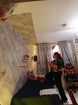 Snapshot of agathaxxx-69 chatting on 10.30.25 agathaxxx-69 online show from 10.30.25