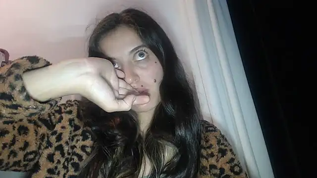 Snapshot of mariecam420 chatting on 12.28.24 mariecam420 online show from 12.28.24