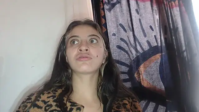 Snapshot of mariecam420 chatting on 12.31.24 mariecam420 online show from 12.31.24