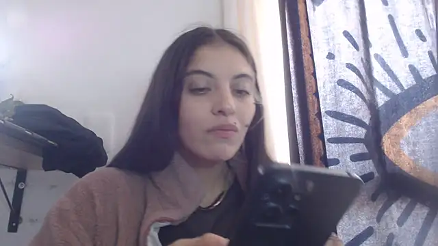 Snapshot of mariecam420 chatting on 12.31.24 mariecam420 online show from 12.31.24