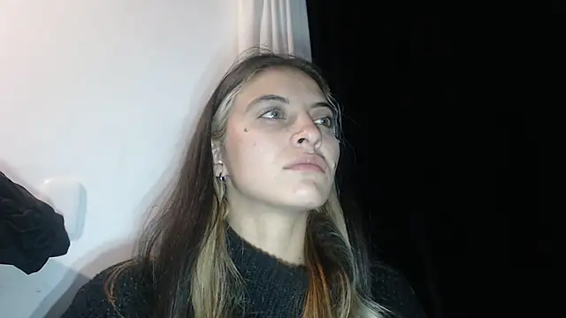 Snapshot of mariecam420 chatting on 01.01.25 mariecam420 online show from 01.01.25