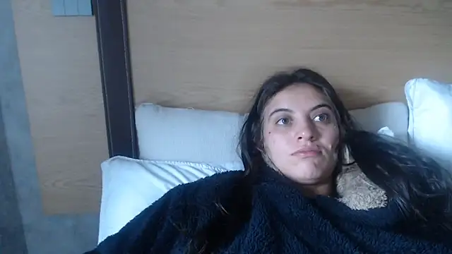 Snapshot of mariecam420 chatting on 01.06.25 mariecam420 online show from 01.06.25