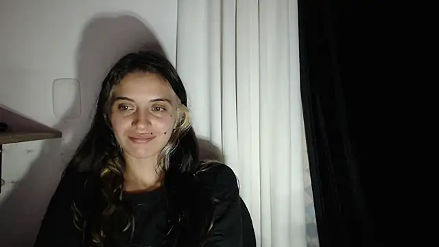 Snapshot of mariecam420 chatting on 01.15.25 mariecam420 online show from 01.15.25