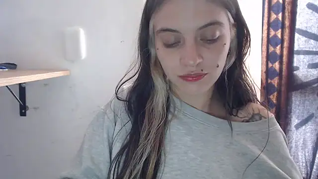 Snapshot of mariecam420 chatting on 01.15.25 mariecam420 online show from 01.15.25