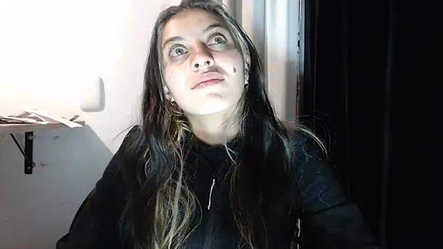 Snapshot of mariecam420 chatting on 01.20.25 mariecam420 online show from 01.20.25