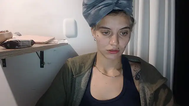 Snapshot of mariecam420 chatting on 01.23.25 mariecam420 online show from 01.23.25