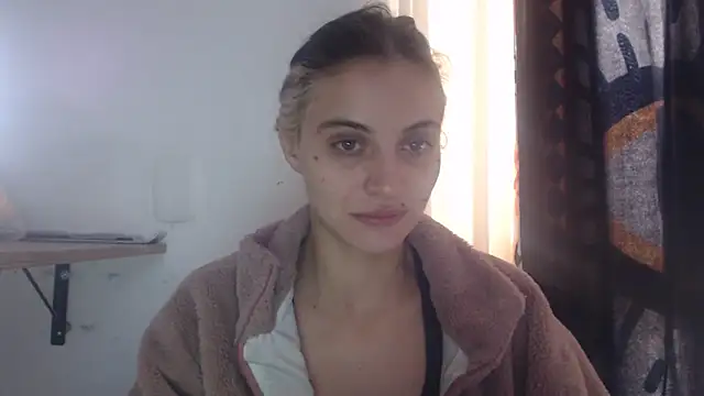 Snapshot of mariecam420 chatting on 01.25.25 mariecam420 online show from 01.25.25