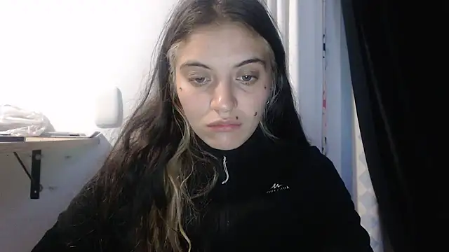 Snapshot of mariecam420 chatting on 01.29.25 mariecam420 online show from 01.29.25