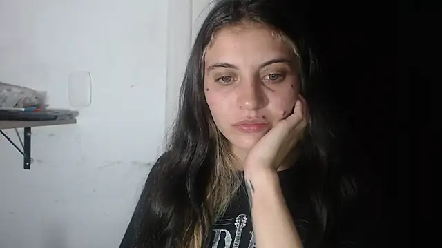 Snapshot of mariecam420 chatting on 02.25.25 mariecam420 online show from 02.25.25