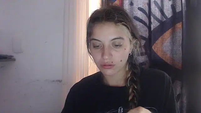 Snapshot of mariecam420 chatting on 02.25.25 mariecam420 online show from 02.25.25