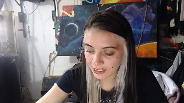 Snapshot of mariecam420 chatting on 03.13.25 mariecam420 online show from 03.13.25