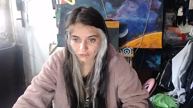 Snapshot of mariecam420 chatting on 03.13.25 mariecam420 online show from 03.13.25