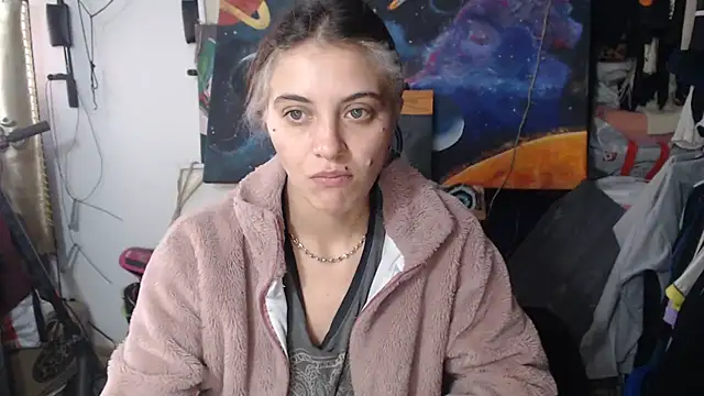 Snapshot of mariecam420 chatting on 03.16.25 mariecam420 online show from 03.16.25