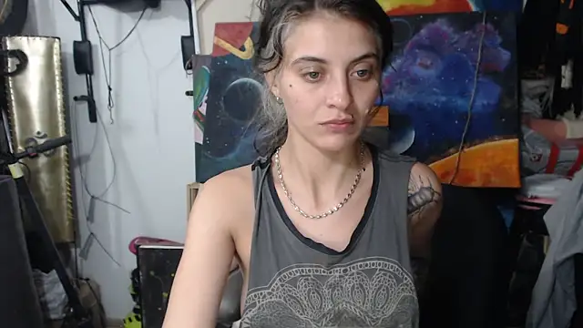 Snapshot of mariecam420 chatting on 03.18.25 mariecam420 online show from 03.18.25