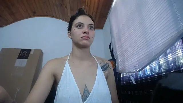 Snapshot of mariecam420 chatting on 10.15.25 mariecam420 online show from 10.15.25